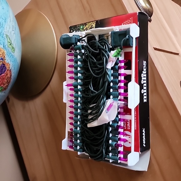 Vintage  NOMA Alderbrook pink minilites extra brite new old stock - Picture 6 of 10